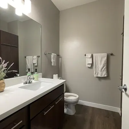 Large Downtown 2Br -Hot Tub-Downtown! Apartment Des Moines Exterior photo
