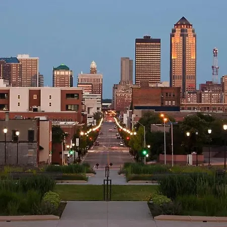 Large Downtown 2Br -Hot Tub-Downtown! Apartment Des Moines Exterior photo