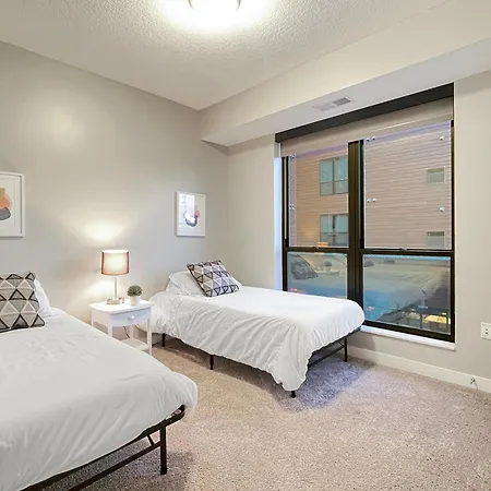 Large Downtown 2Br -Hot Tub-Downtown! Apartment Des Moines Exterior photo