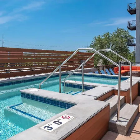 Large Downtown 2Br -Hot Tub-Downtown! Apartment Des Moines Exterior photo